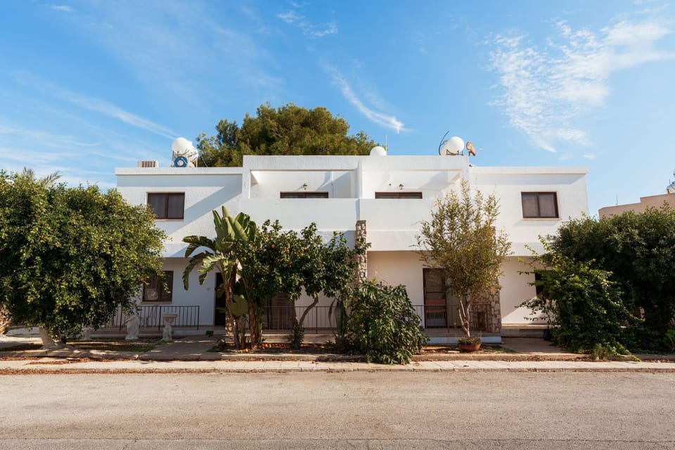 Property building, Day