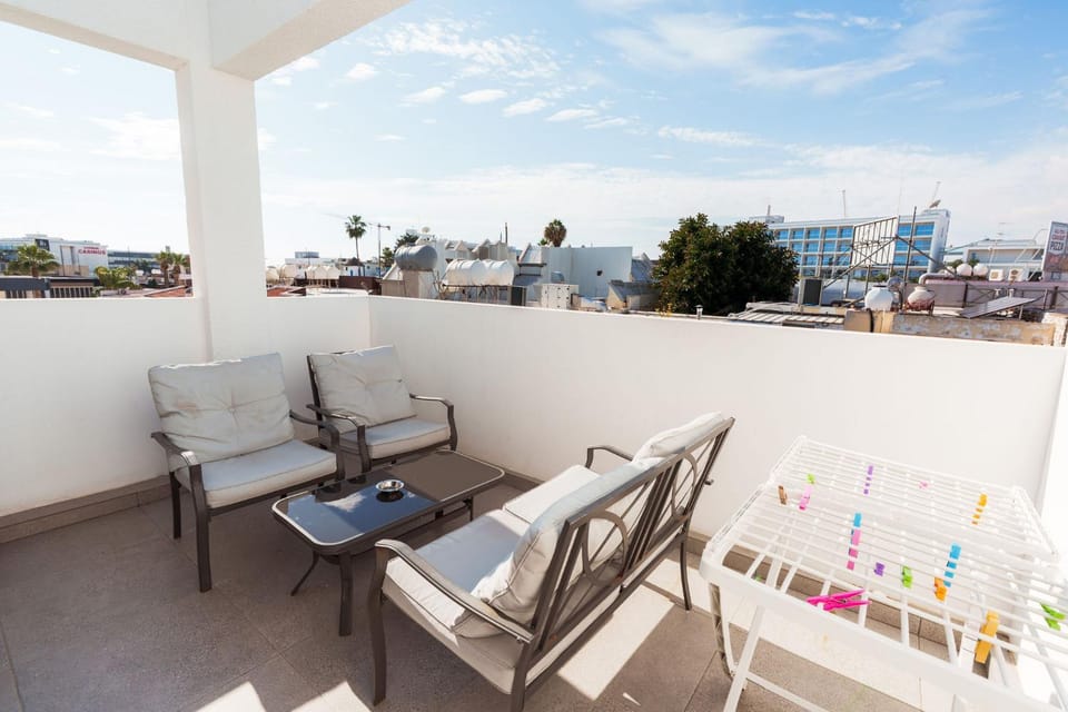 Day, Balcony/Terrace, Seating area