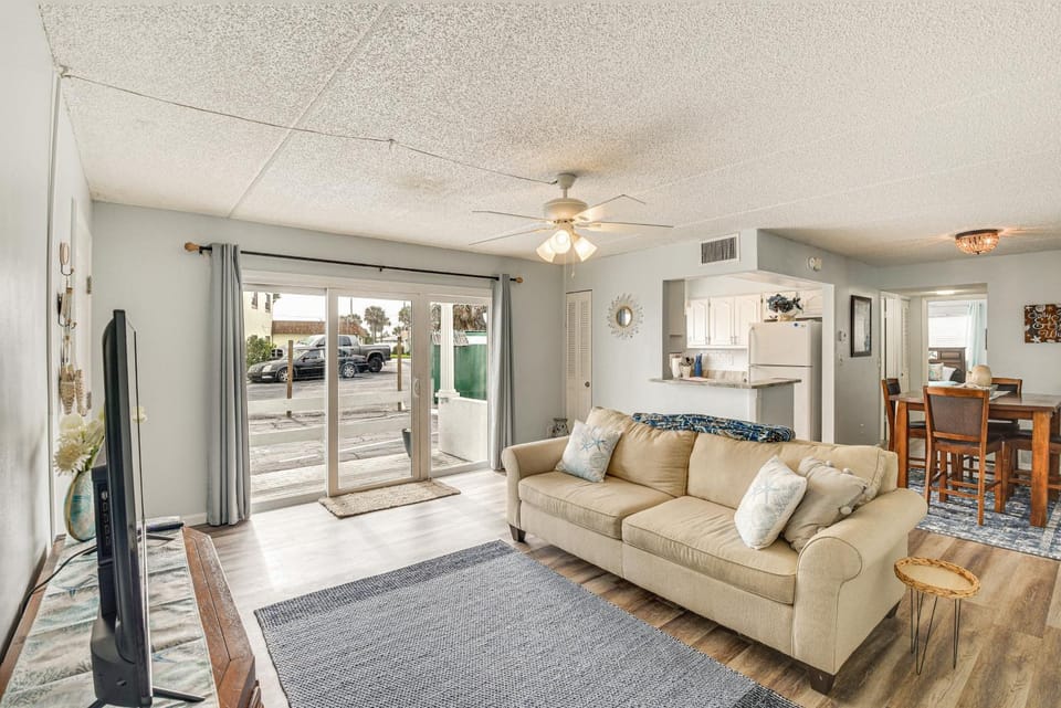 Oceanside Ormond Beach Condo, Steps to Shore! House in Daytona Beach
