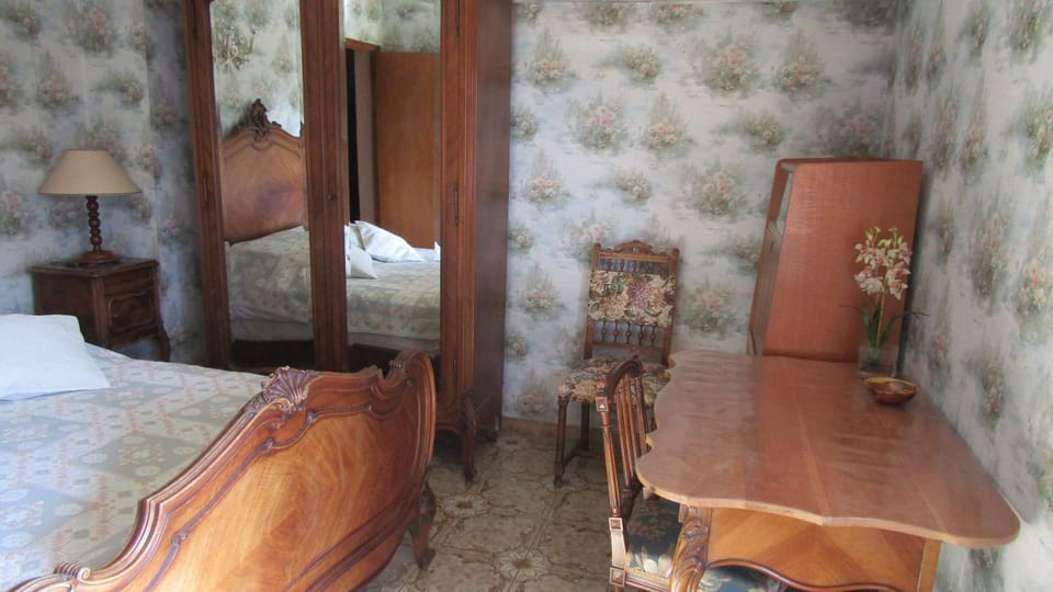 CHAMBRE salle de bains privée Jardin Arboré Apartment in Montpellier