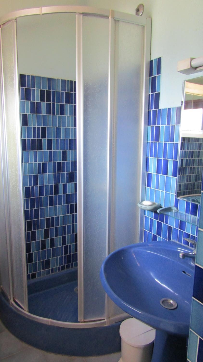 CHAMBRE salle de bains privée Jardin Arboré Apartment in Montpellier