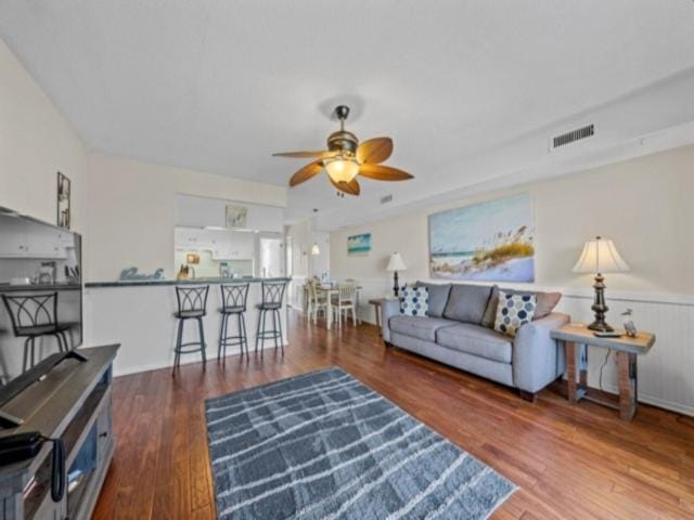 Pelican Perch - 3rd floor views of the ocean and marsh - perfect for wildlife viewing, condo Apartment in Carolina Beach