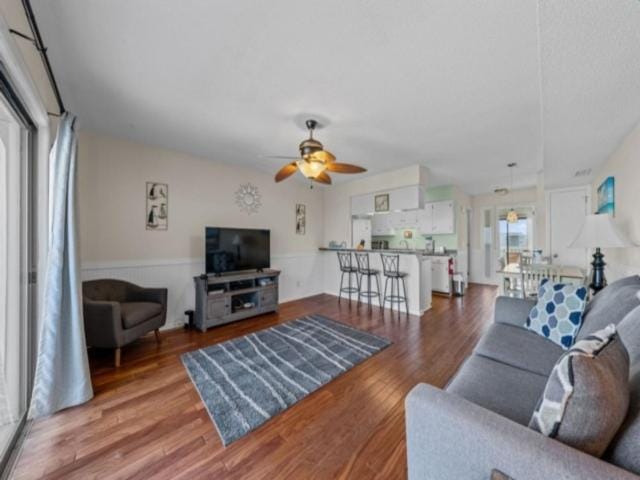 Pelican Perch - 3rd floor views of the ocean and marsh - perfect for wildlife viewing, condo Apartment in Carolina Beach
