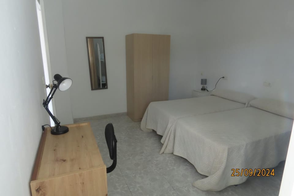 Bed, Photo of the whole room, Seating area, Bedroom, wardrobe