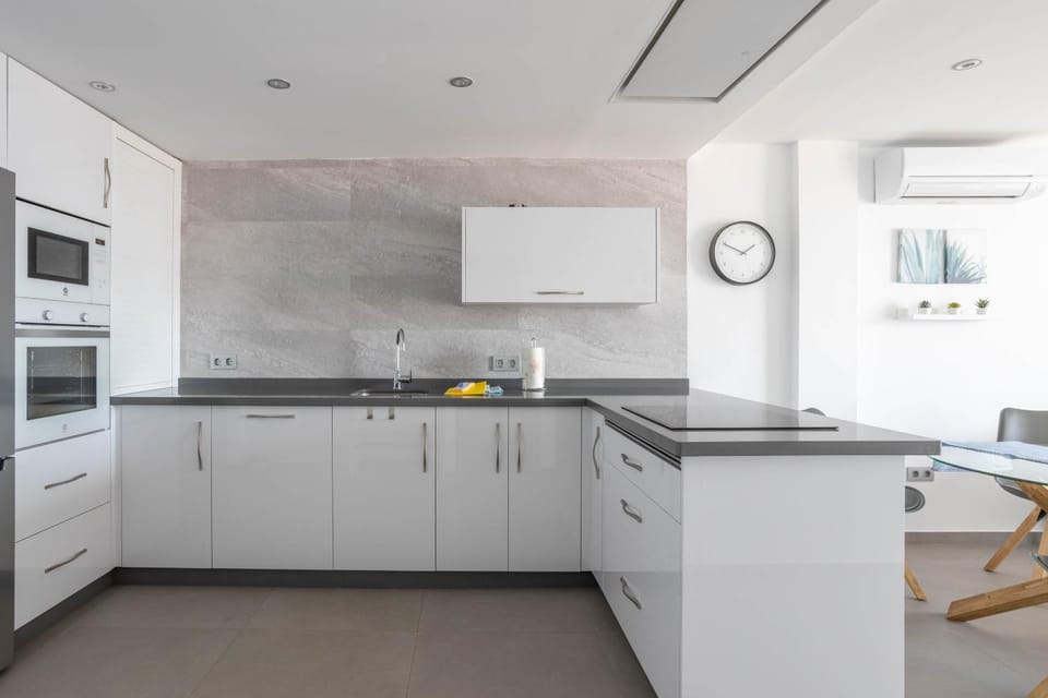Kitchen or kitchenette, Living room