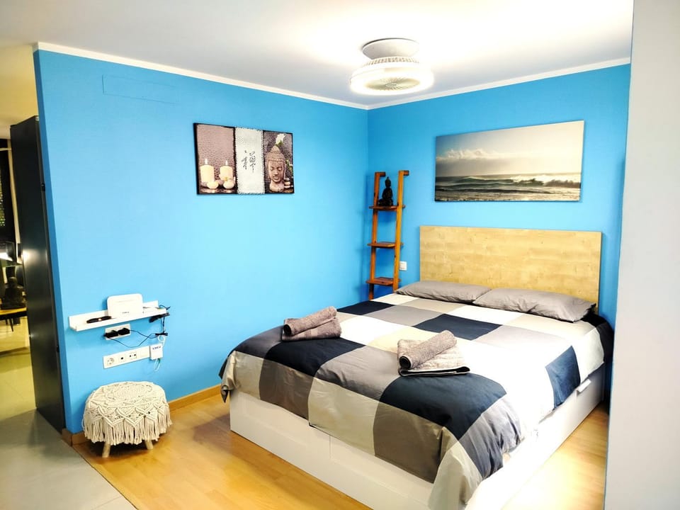 SUNNY APARTMENT NEAR LAS CANTERAS BEACH Apartment in Las Palmas de Gran Canaria