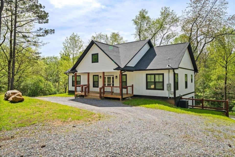 Hardwood Hideaway House in Georgia