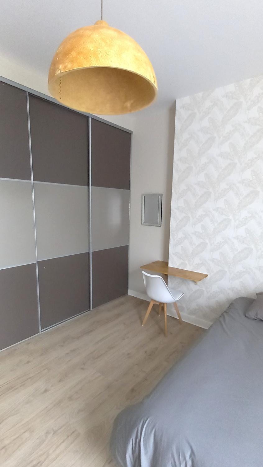 Photo of the whole room, Bedroom, wardrobe