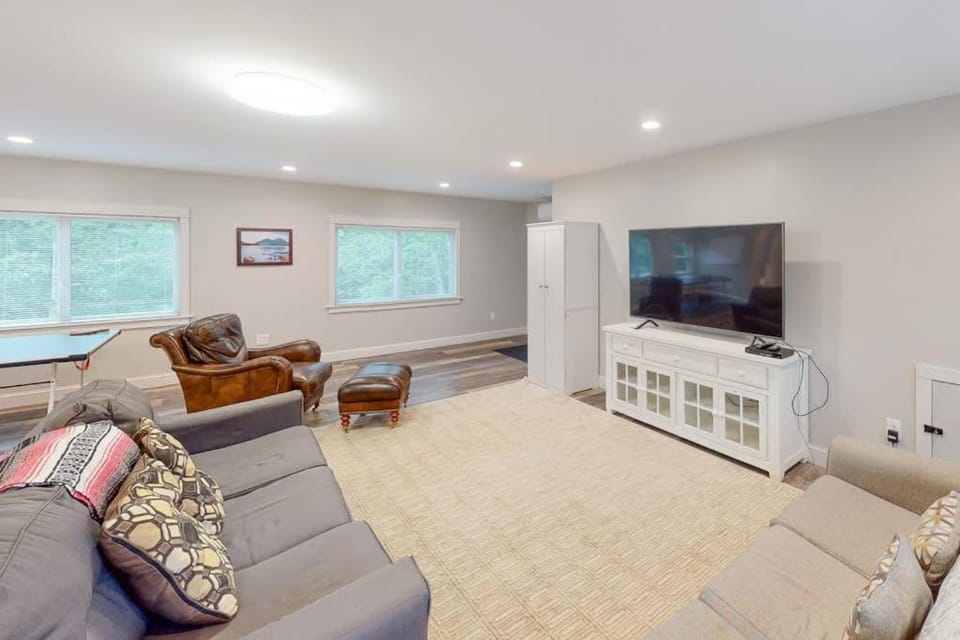 TV and multimedia, Living room, Seating area