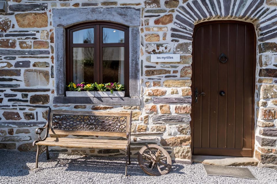 Property building, Facade/entrance, Day