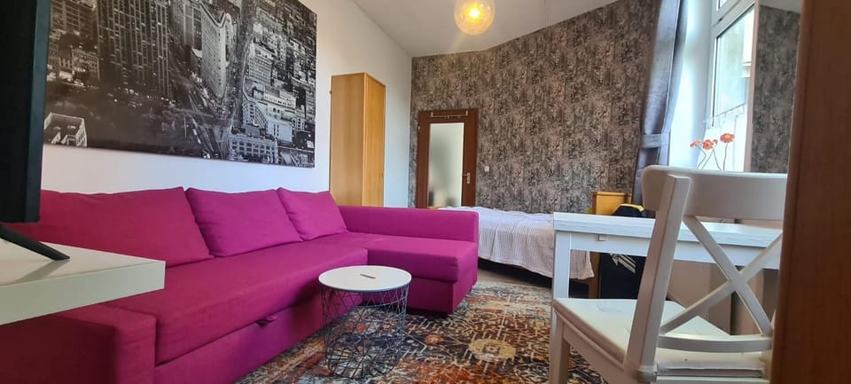 Büdchen am Rathaus-Parkplatz-Bett und Schlafcouch-EG-NETFLIX- Apartment in Oberhausen