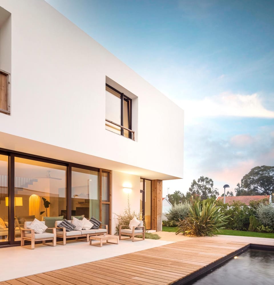 Property building, Garden, Swimming pool