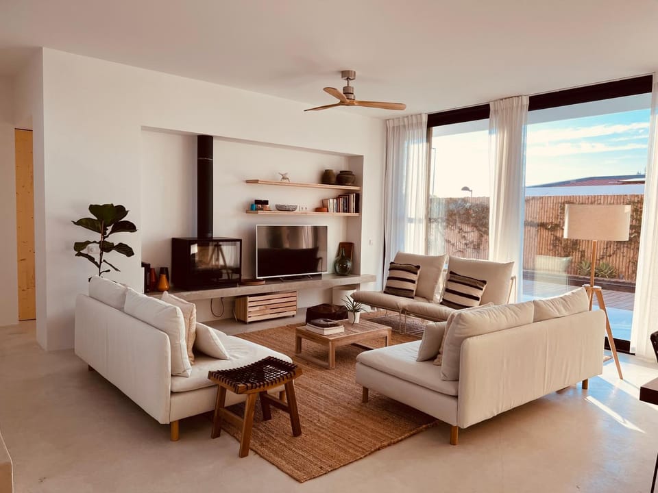 TV and multimedia, Living room, fireplace