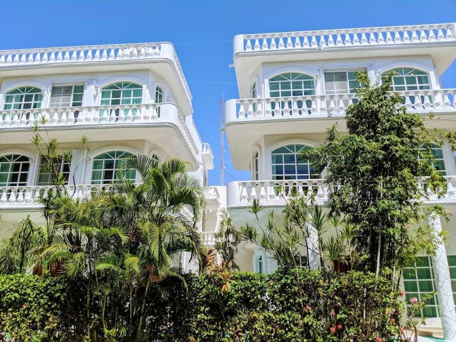 3br PHouse Rooftop terrace with plunge pool and ocean view walk to beach 5th ave and Cozumel Ferry Apartment in Playa del Carmen