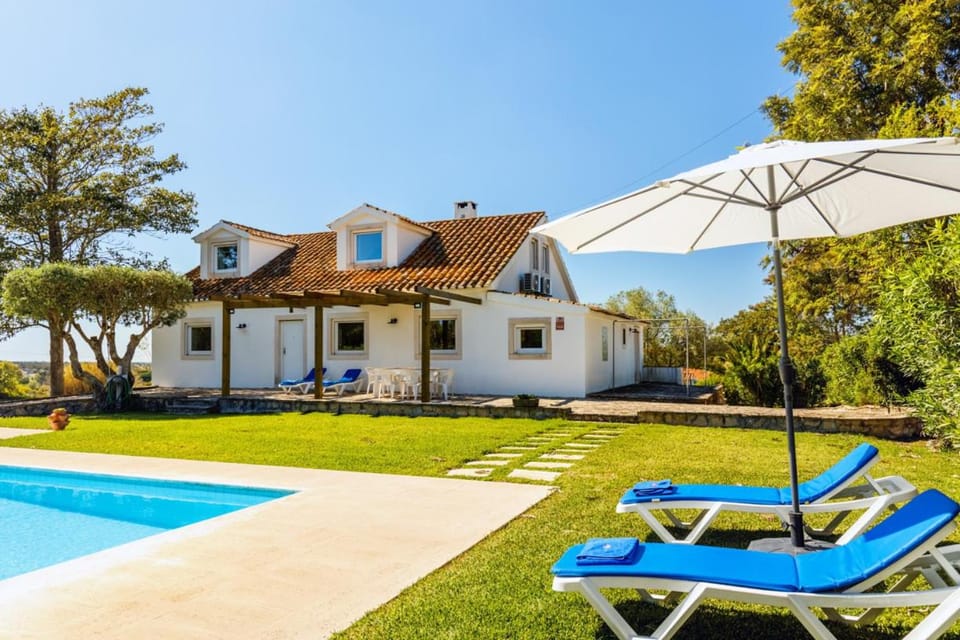 Quinta do Arneiro House in Setúbal, Portugal