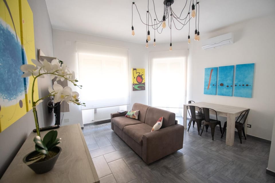 Living room, Seating area, Dining area, air conditioner