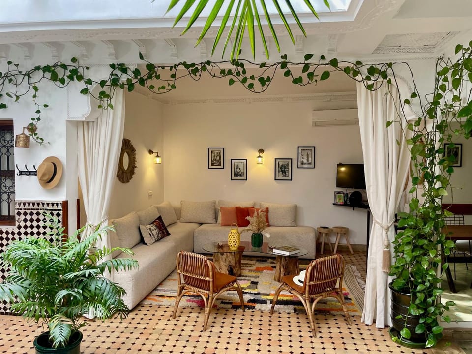 Communal lounge/ TV room, TV and multimedia, Living room, Seating area