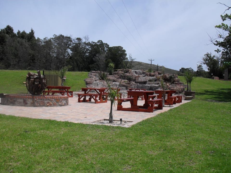 Natural landscape, Garden, Internal: Not applicable to any particular room