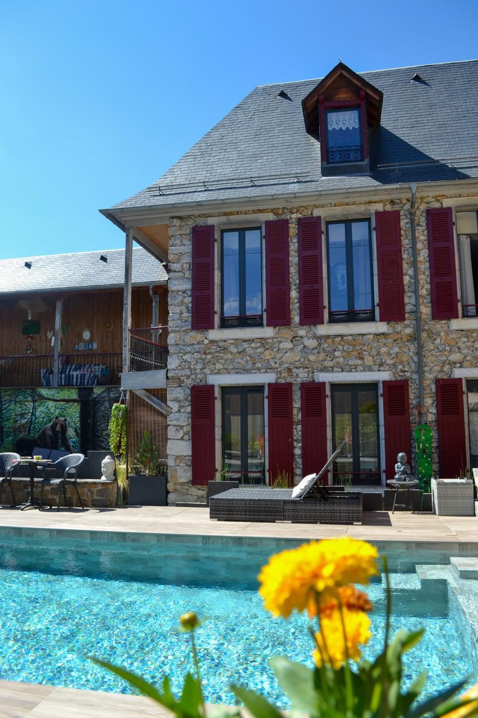 Property building, Swimming pool