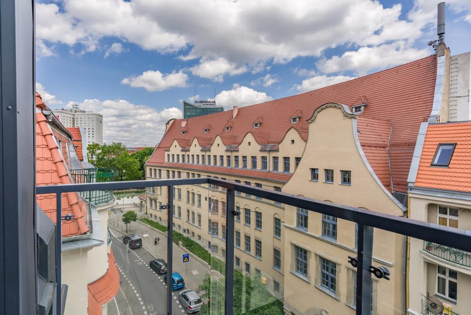 Neighbourhood, Balcony/Terrace, Street view