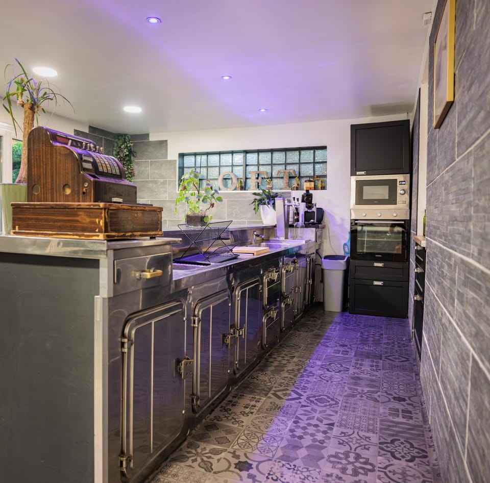 Lounge or bar, kitchen