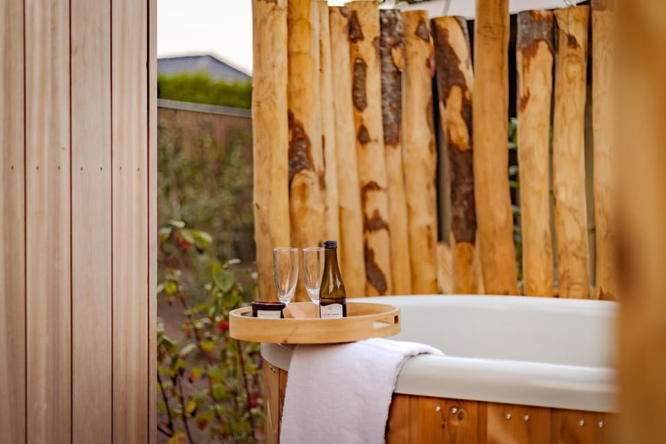 Hot Tub, Balcony/Terrace, Decorative detail