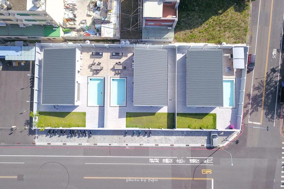 Property building, Day, Bird's eye view, Swimming pool