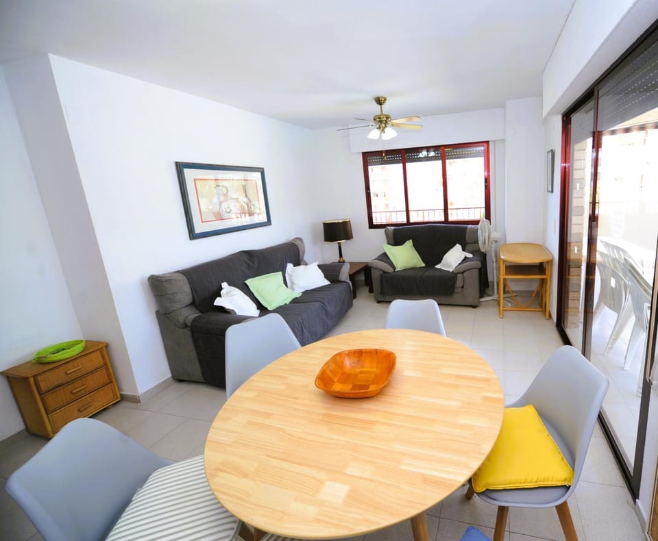 CANARIAS vista piscina Orangecosta Apartment in Benicàssim