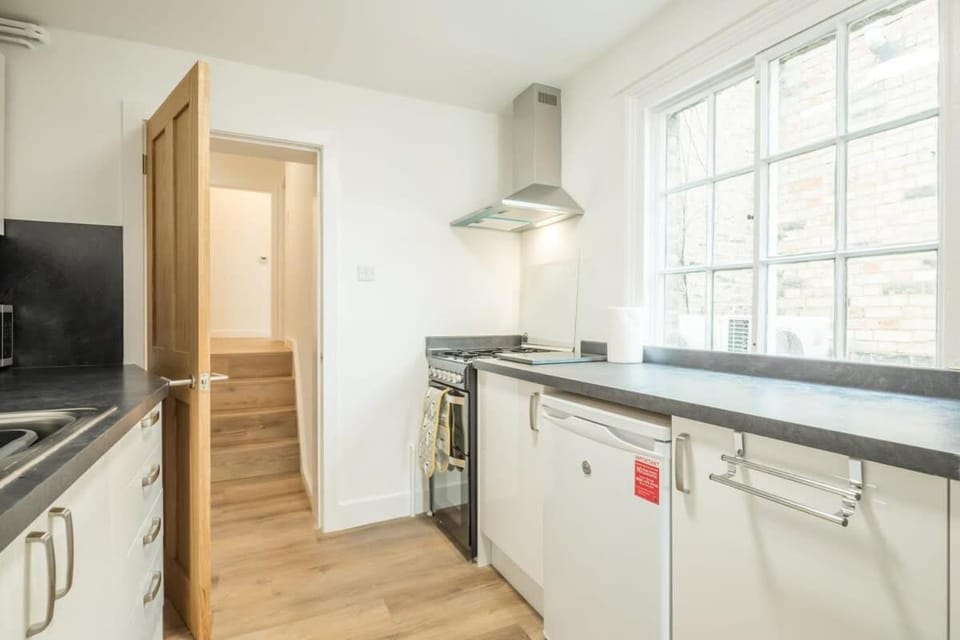 Cosy Two Bedroom Apartment in Excellent Location House in Cambridge