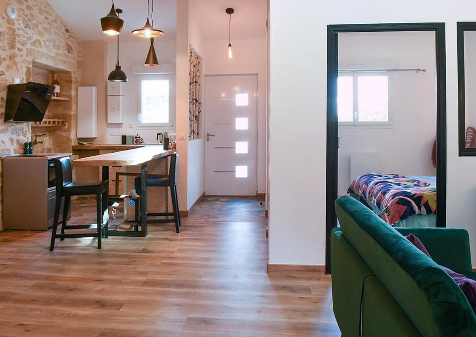Guesthouse Simon Carretey SAUNA & SWIMMING-P, CALM House in Nouvelle-Aquitaine