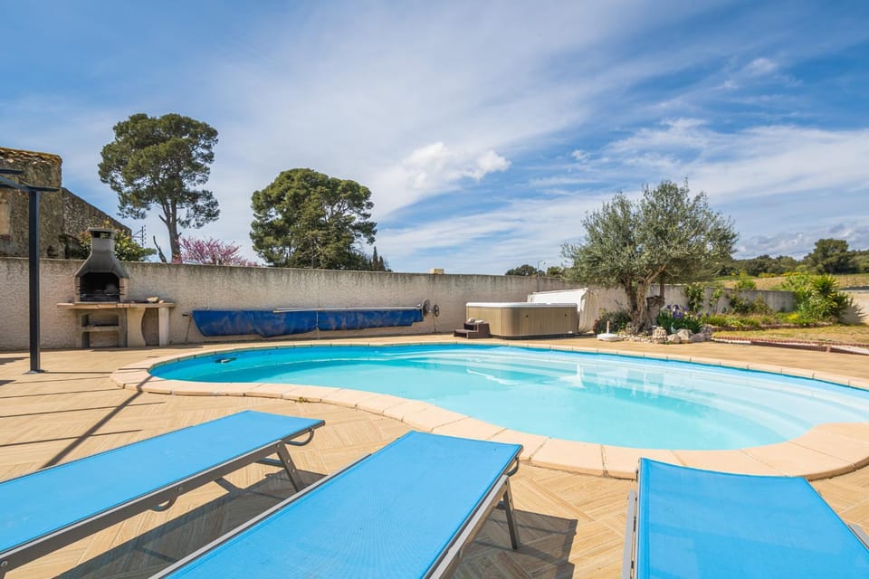 Villa avec piscine et Jaccuzy Villa in Occitanie