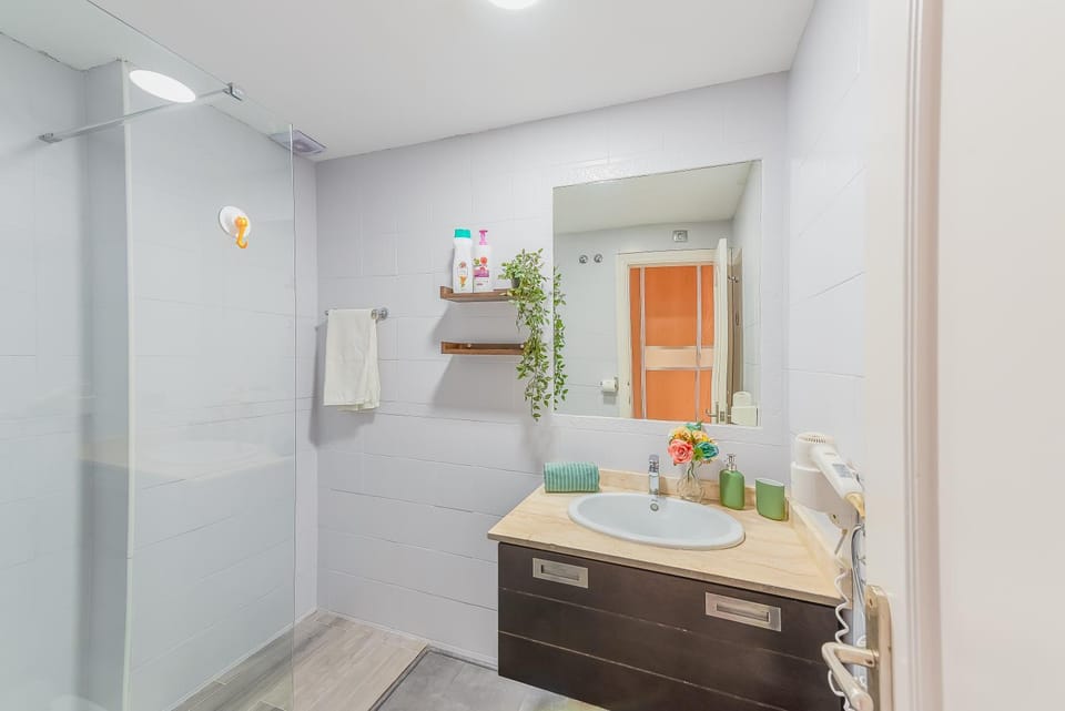 Shower, Bathroom