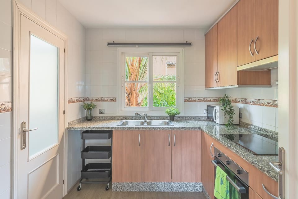 oven, kitchen
