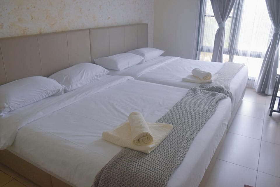 Long Vacation at Midhill Genting Highlands Apartment in Selangor, Malaysia