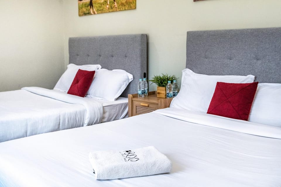 Bed, Bedroom, towels
