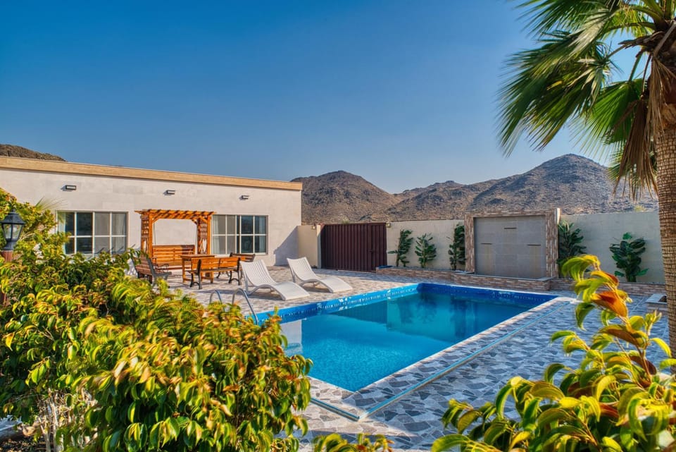 Property building, Mountain view, Swimming pool