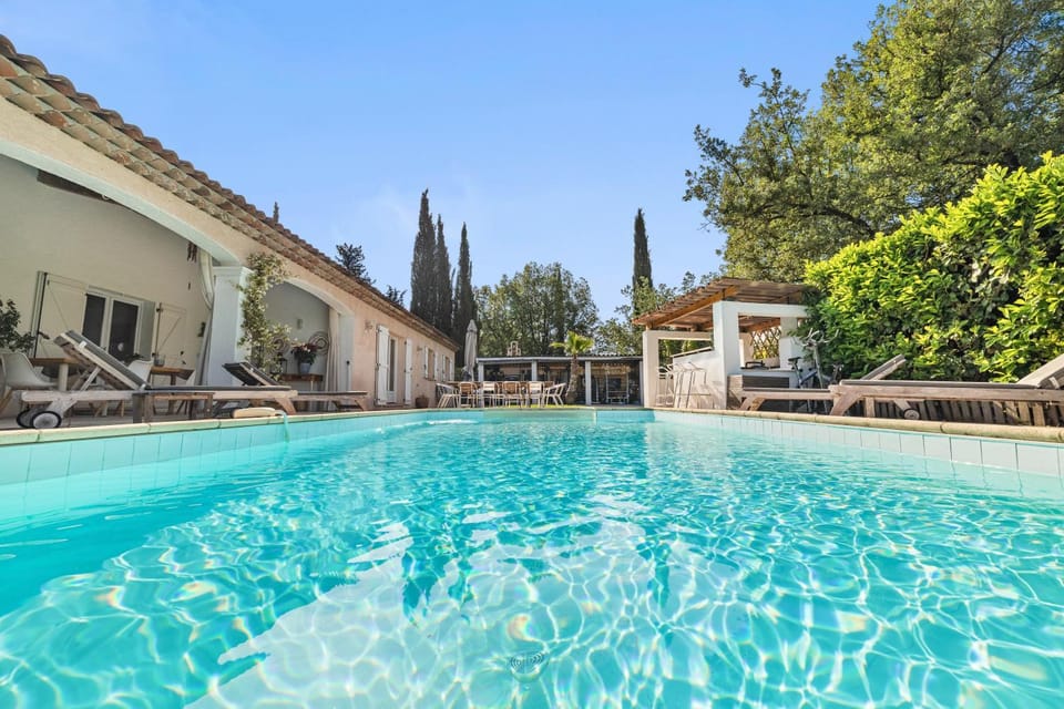 Property building, Day, Garden, Garden view, Pool view, Swimming pool, sunbed
