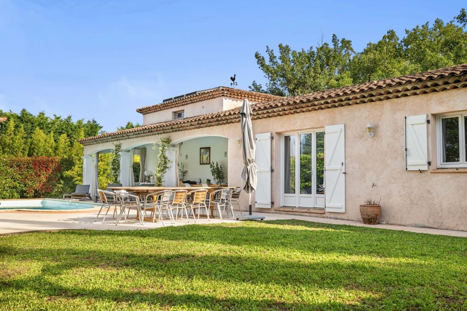 Property building, Patio, Garden