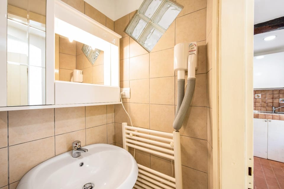 Bathroom, Living room