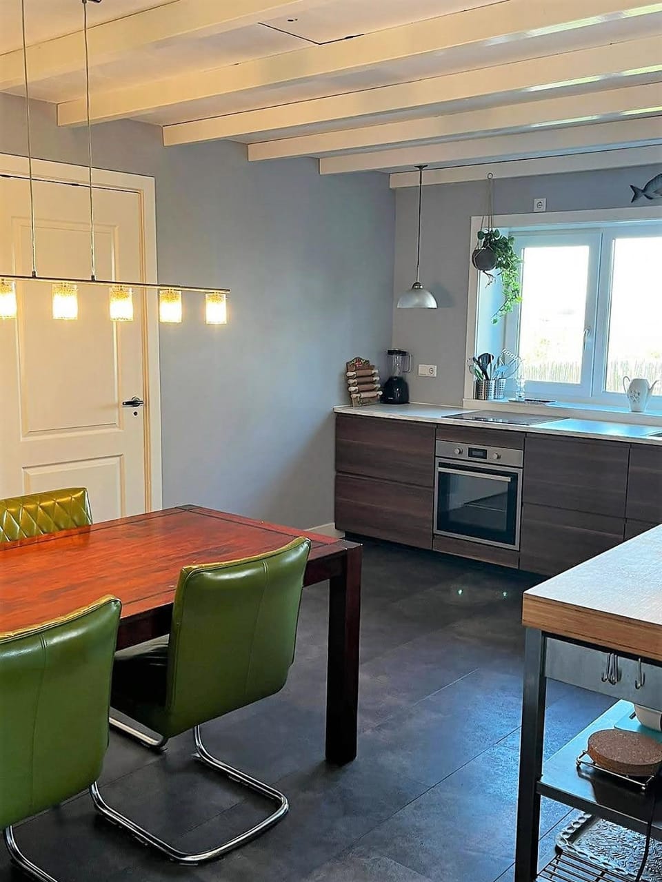 Dining area, kitchen