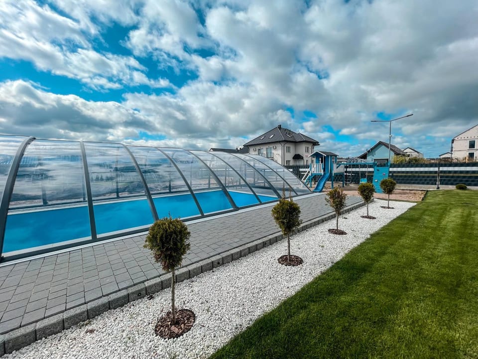 Garden, Swimming pool