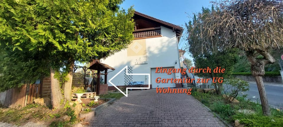 Tolle Untergeschoss-Wohnung für bis zu 5 Personen mit großem Garten und Terrasse Apartment in Hesse