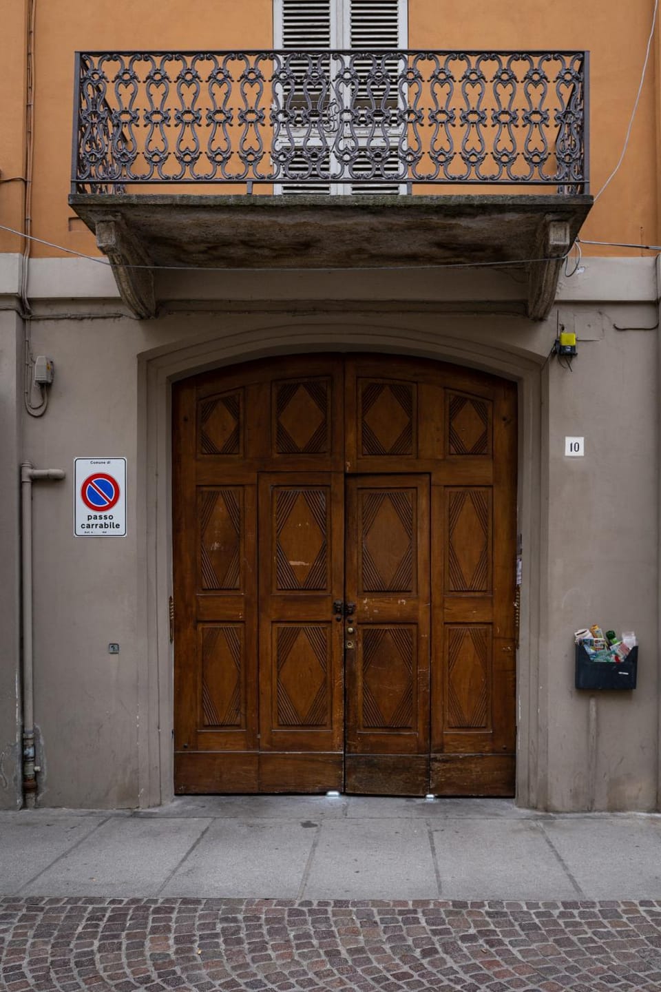 Facade/entrance