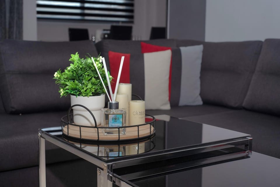 Living room, Decorative detail, internet, locker, air conditioner