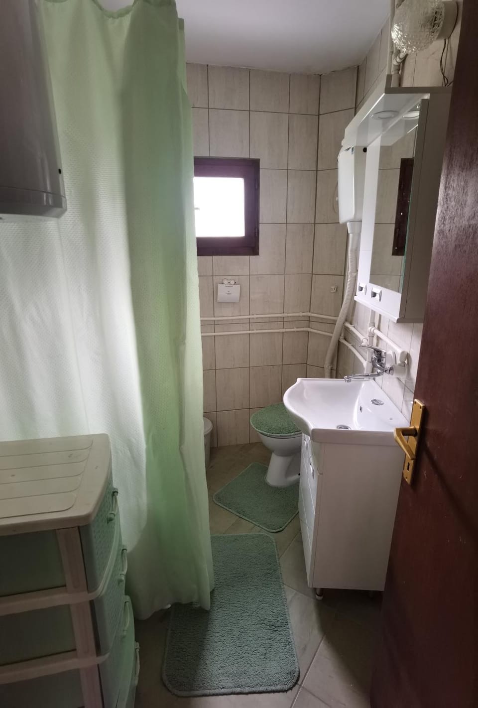 Shower, Toilet, Bathroom, towels