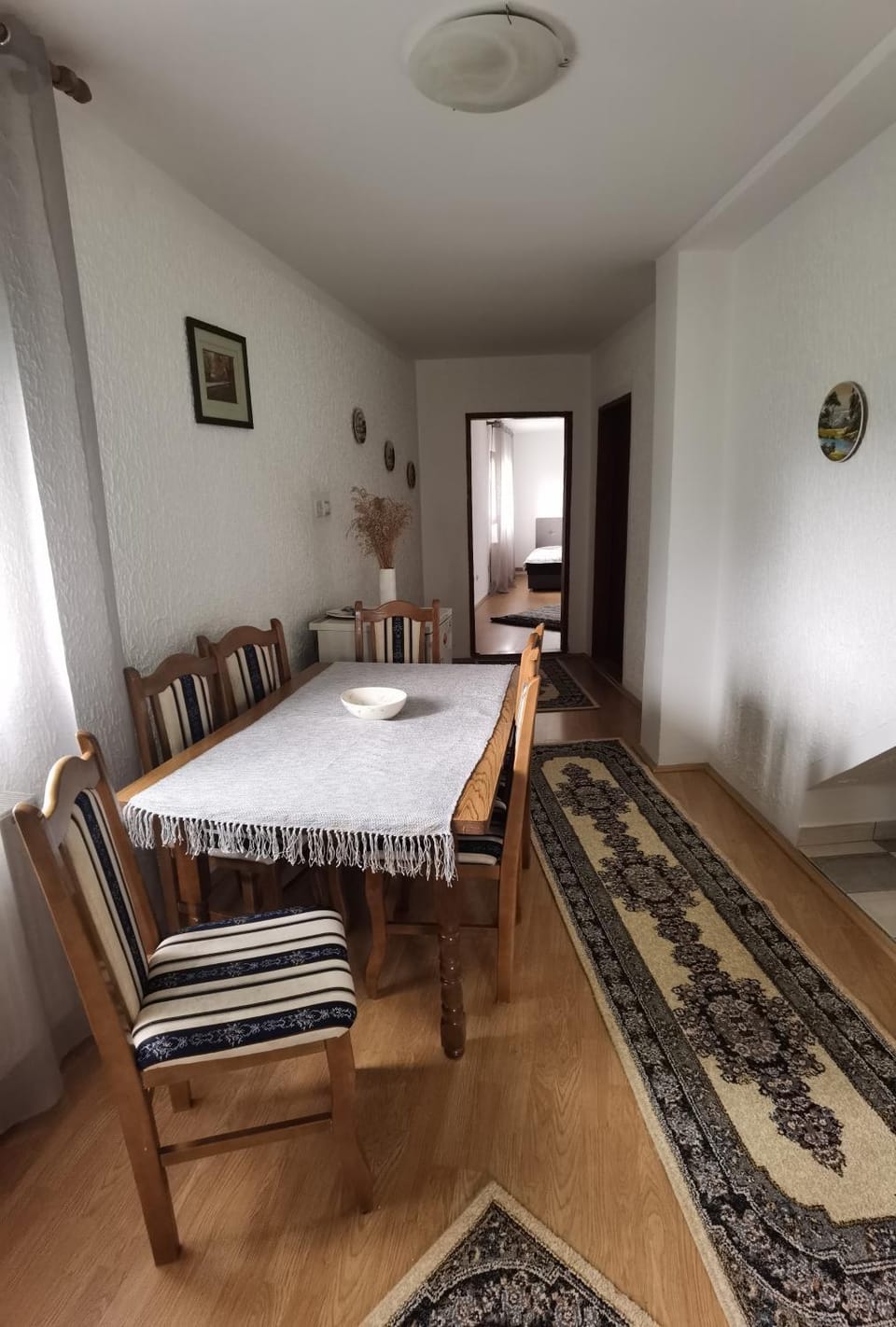 Seating area, Dining area