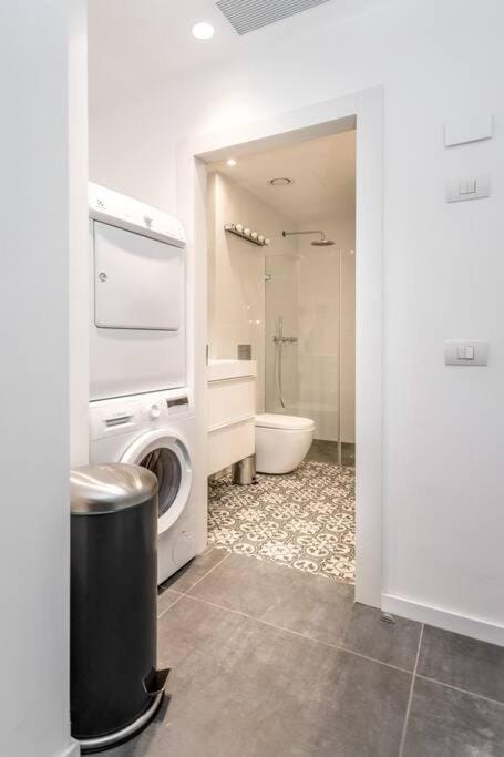 Modern and Design 1 BD apt close to the beach Apartment in Tel Aviv-Yafo