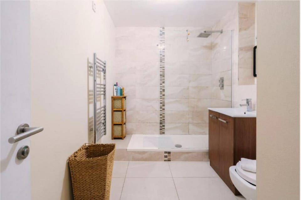 Modern 2 Bedroom Apartment in Central Dublin House in Dublin