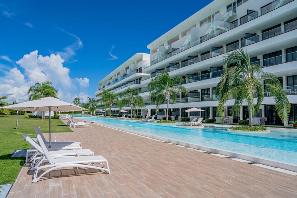 Pool view, Swimming pool