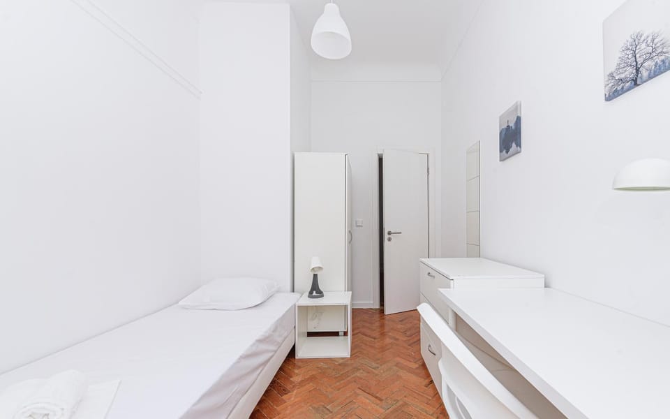 HOUZE Spacious Apartment in Lapa near Riverside Apartment in Lisbon